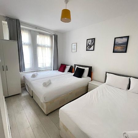 Lovely 2 Bed Flat 2 Floor Miles Londra Esterno foto